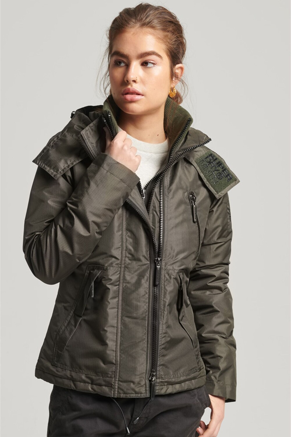

Куртка-ветровка Mountain Superdry, зеленый