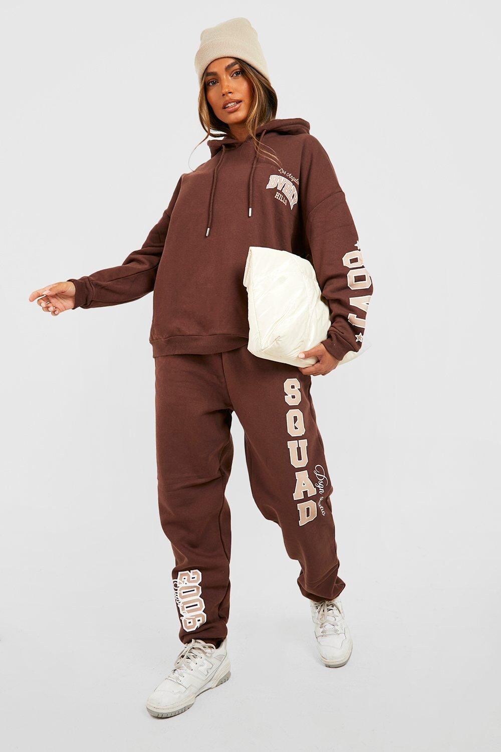 

Спортивный костюм с капюшоном multi varsity принт Boohoo, шоколадный