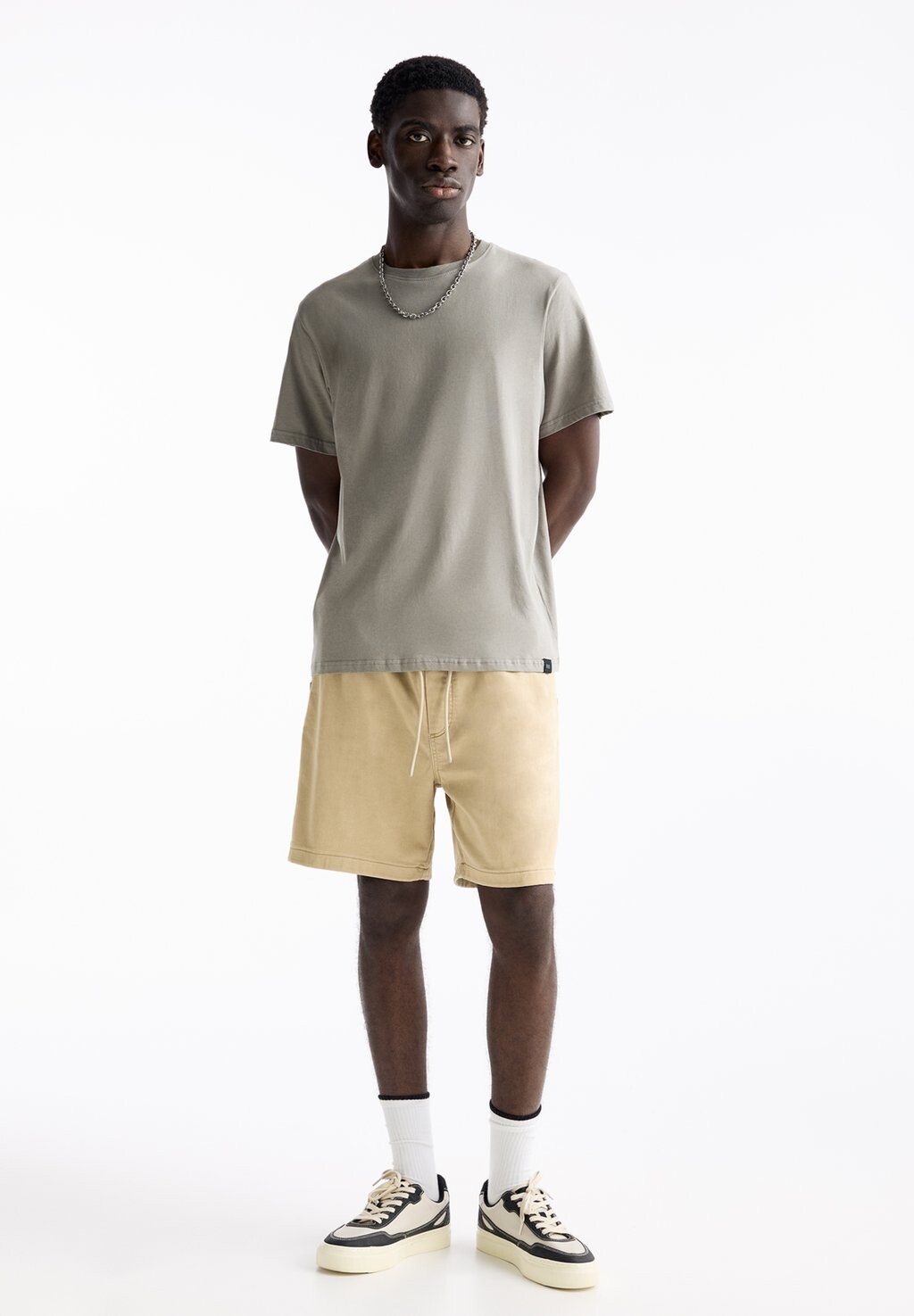 

Шорты BERMUDA PULL&BEAR, песочный