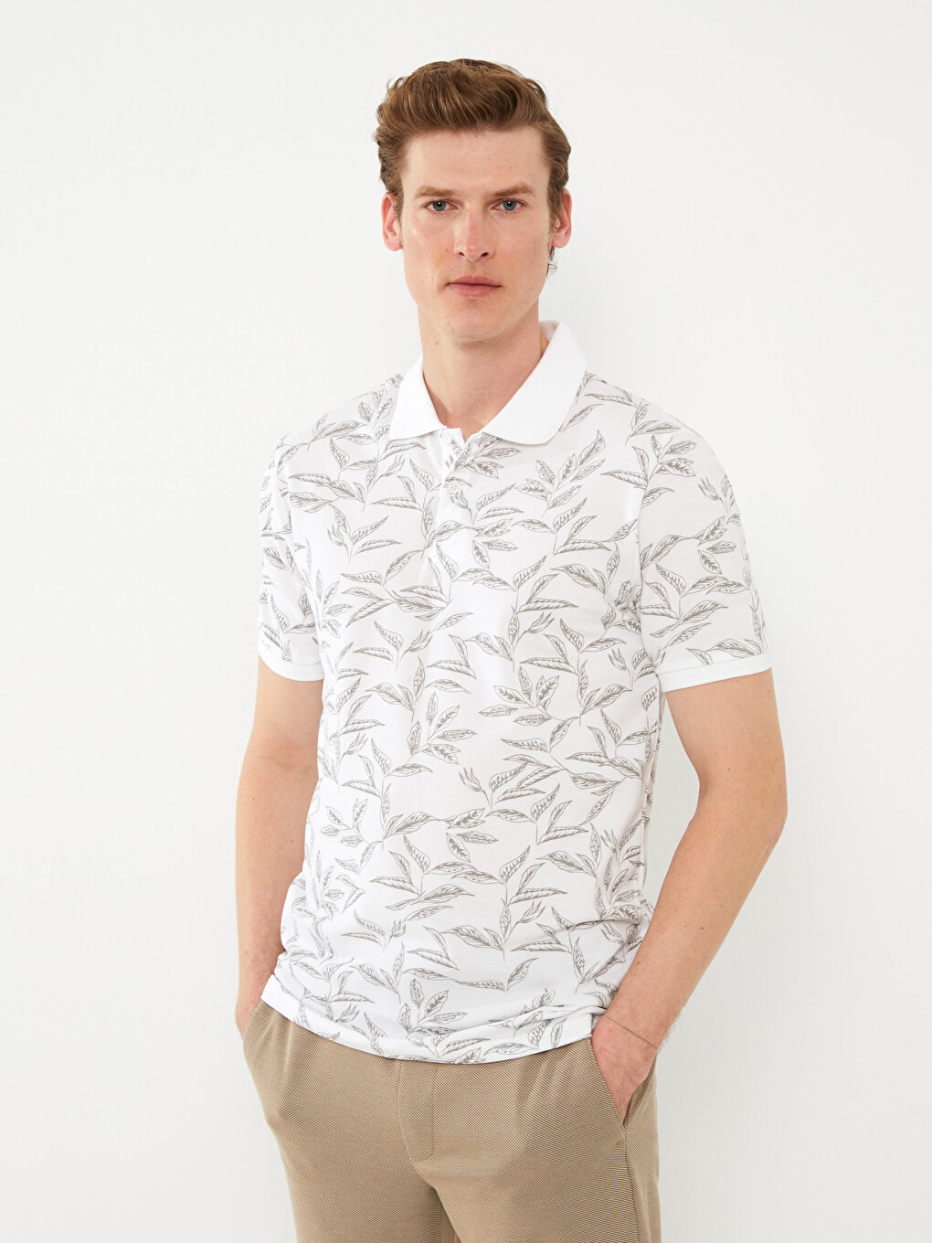 Мужская футболка из пике с короткими рукавами и воротником-поло с рисунком LCW Vision, белый печатный