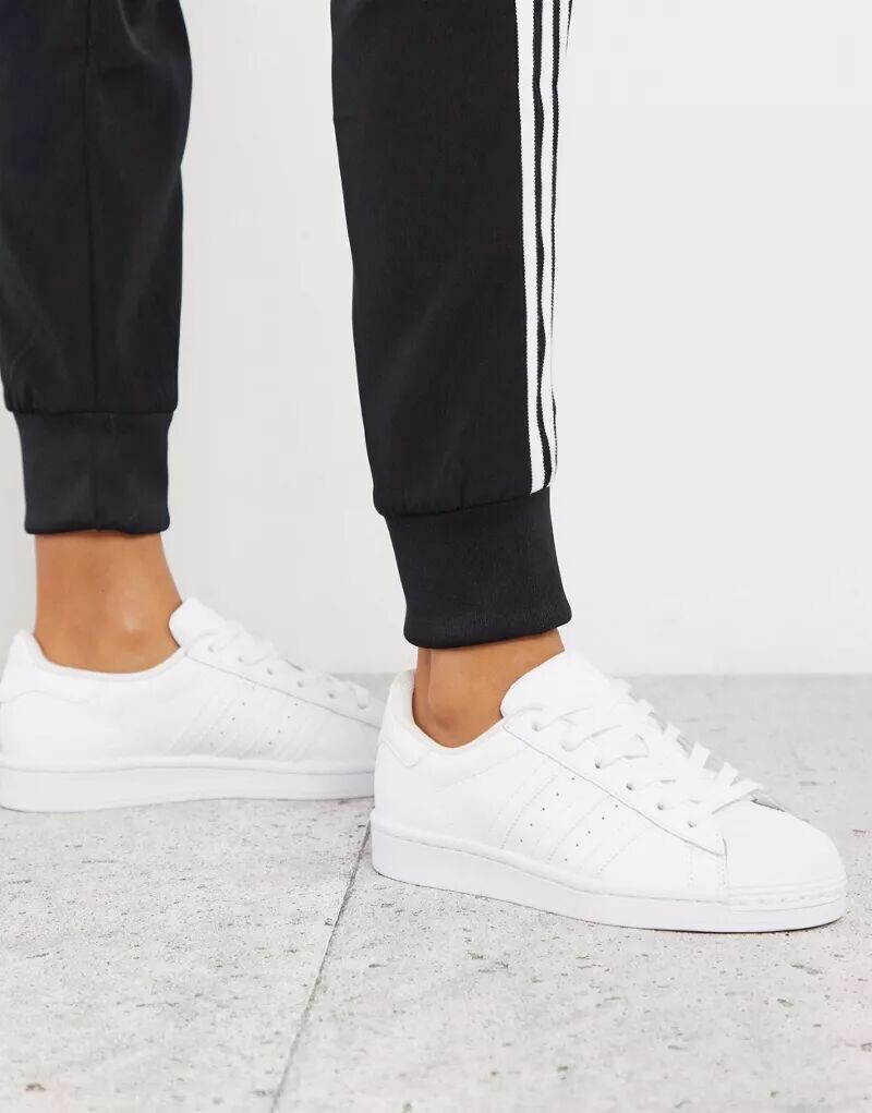 

Белые кроссовки adidas Originals Superstar