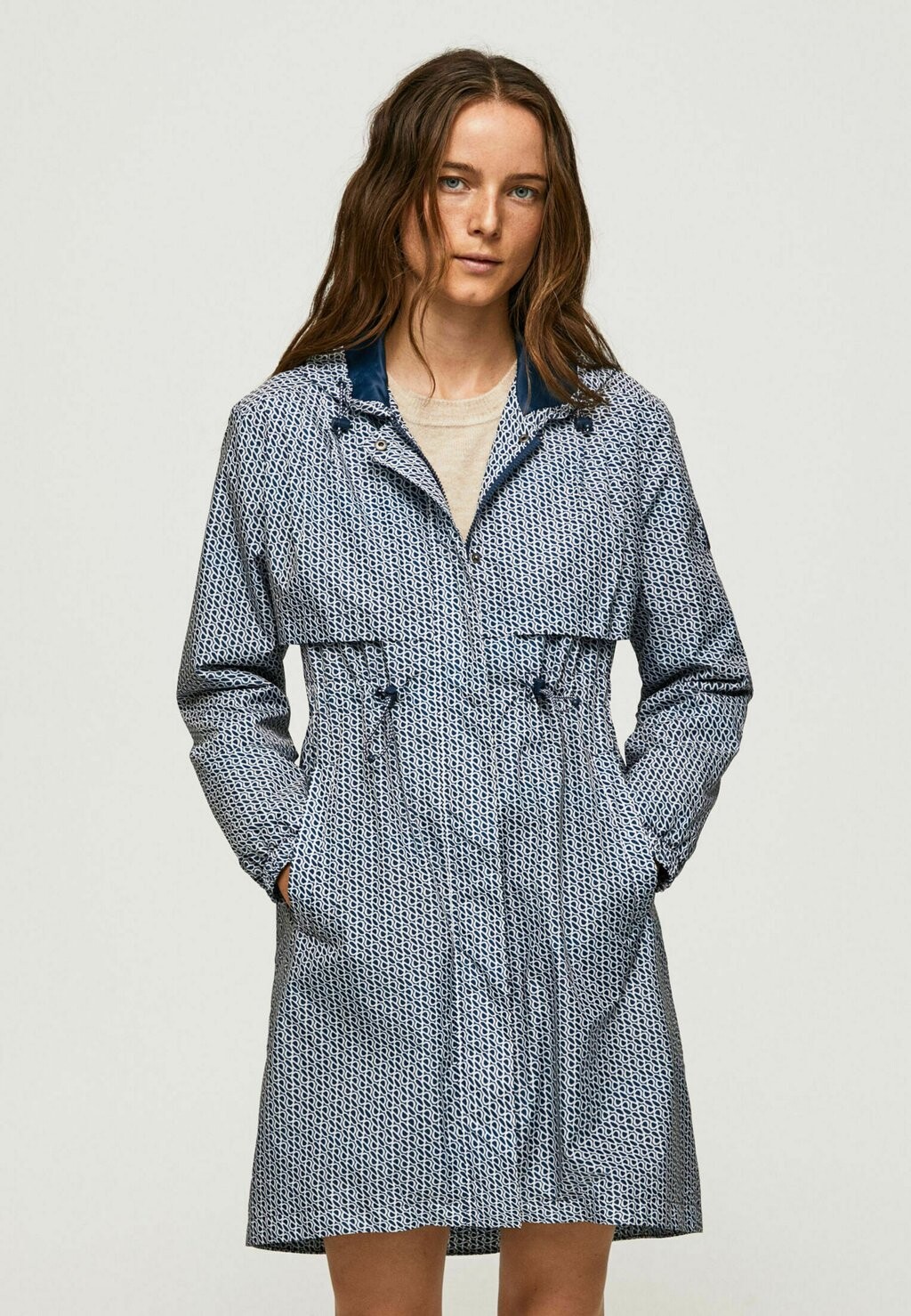 

Длинная куртка Pepe Jeans