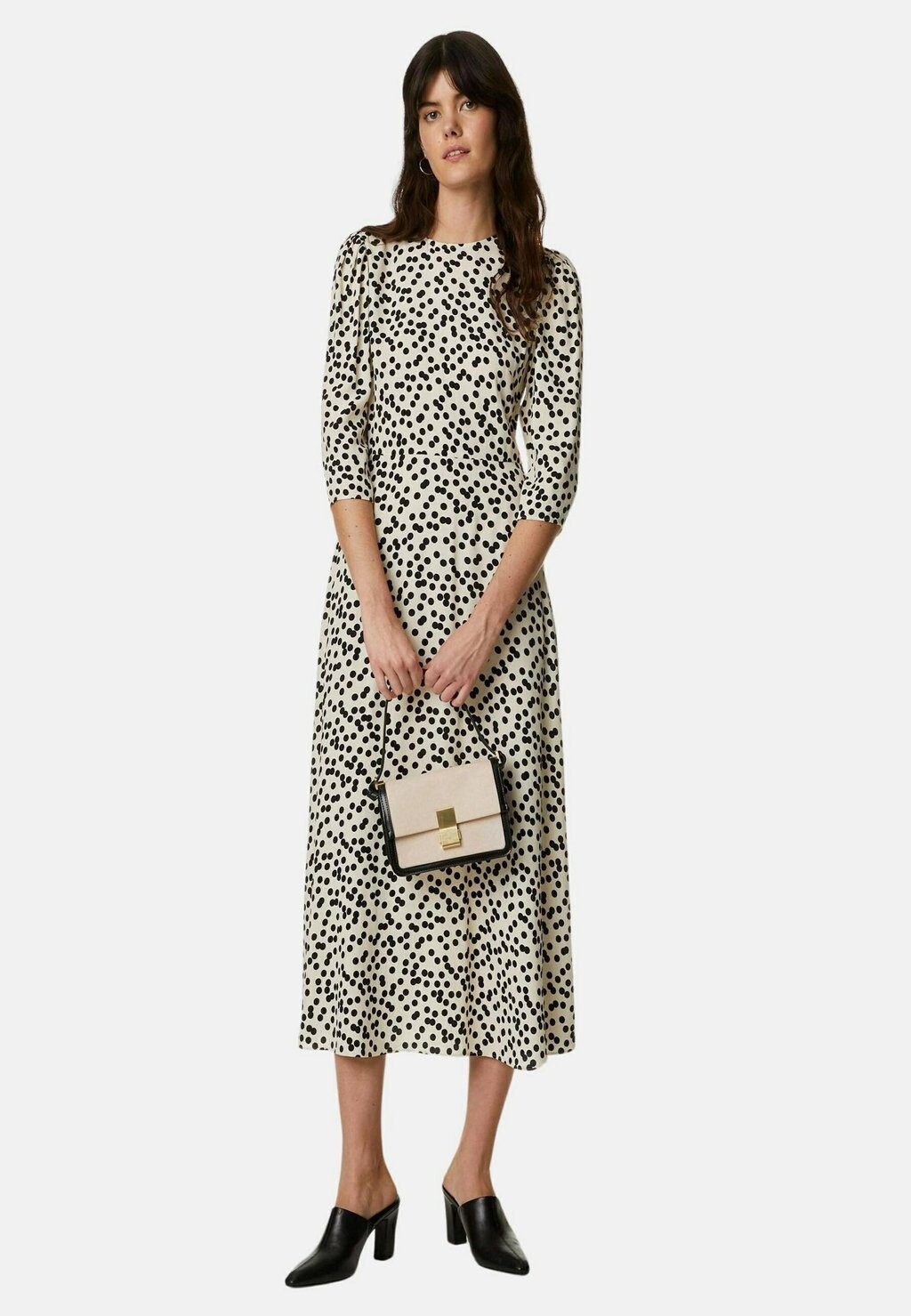 

Дневное платье FLORAL ROUND NECK MIDI TEA Marks & Spencer, цвет ivory mix