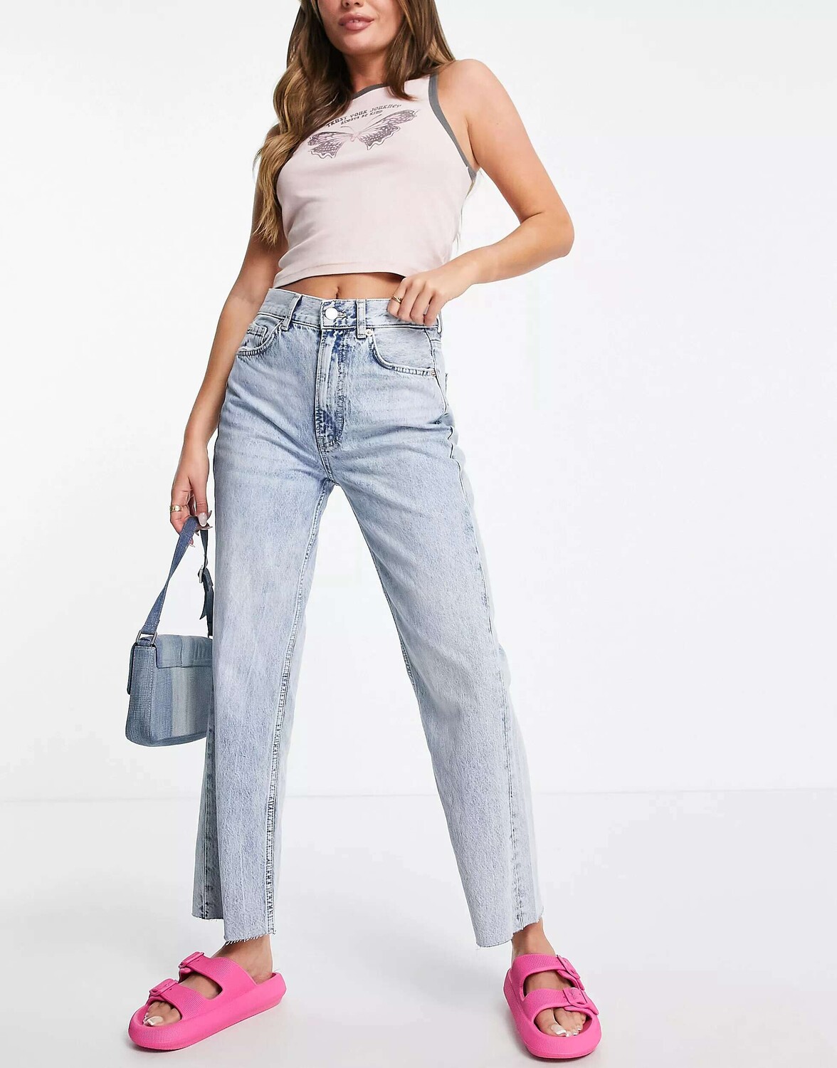 

Укороченные джинсы Stradivarius светлого оттенка