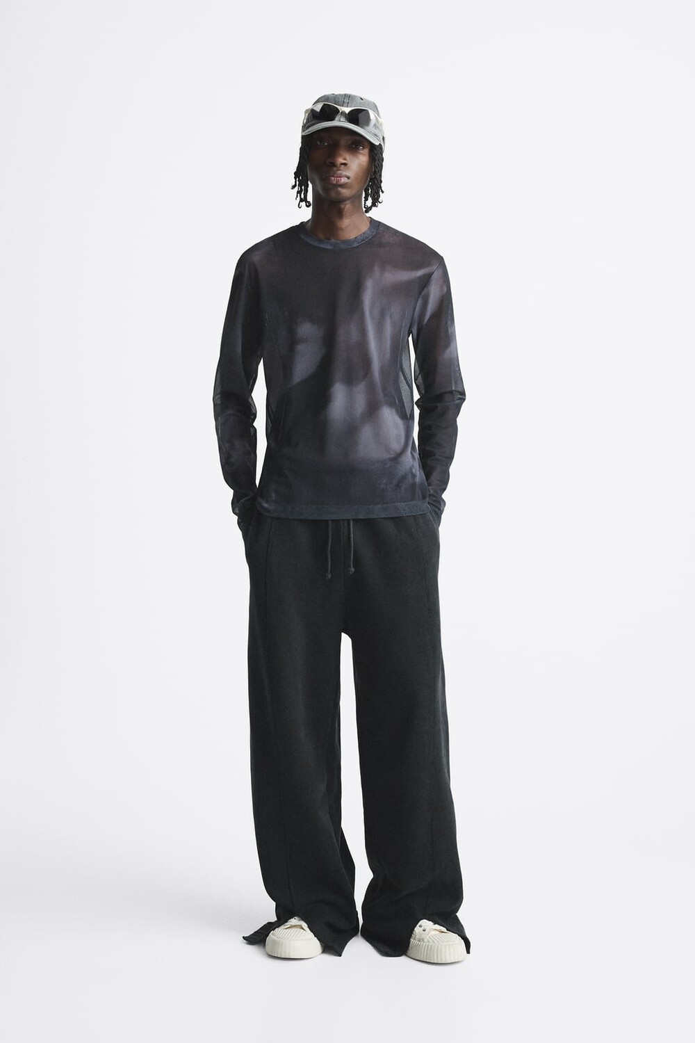 

Футболка из тюля с абстрактным принтом ZARA, Черный