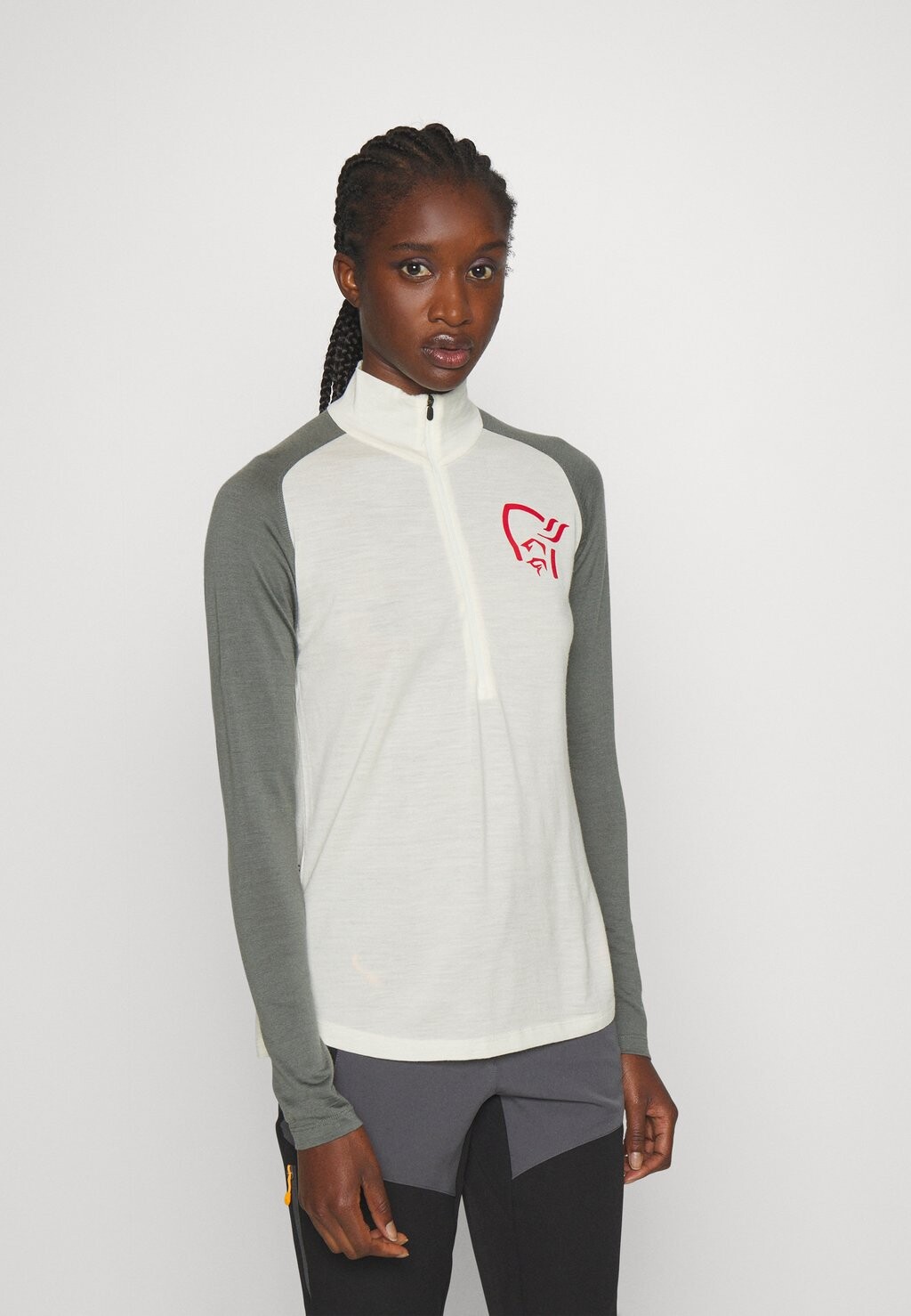 

Топ с длинными рукавами Norrøna PUREULL ZIP NECK, подснежник/светло-серый