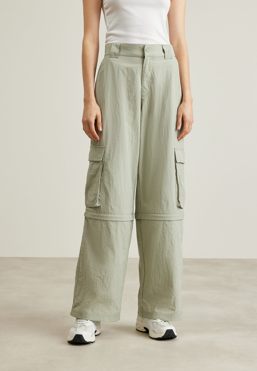 

Брюки карго Tommy Jeans CLAIRE ZIP-OFF, цвет faded willow