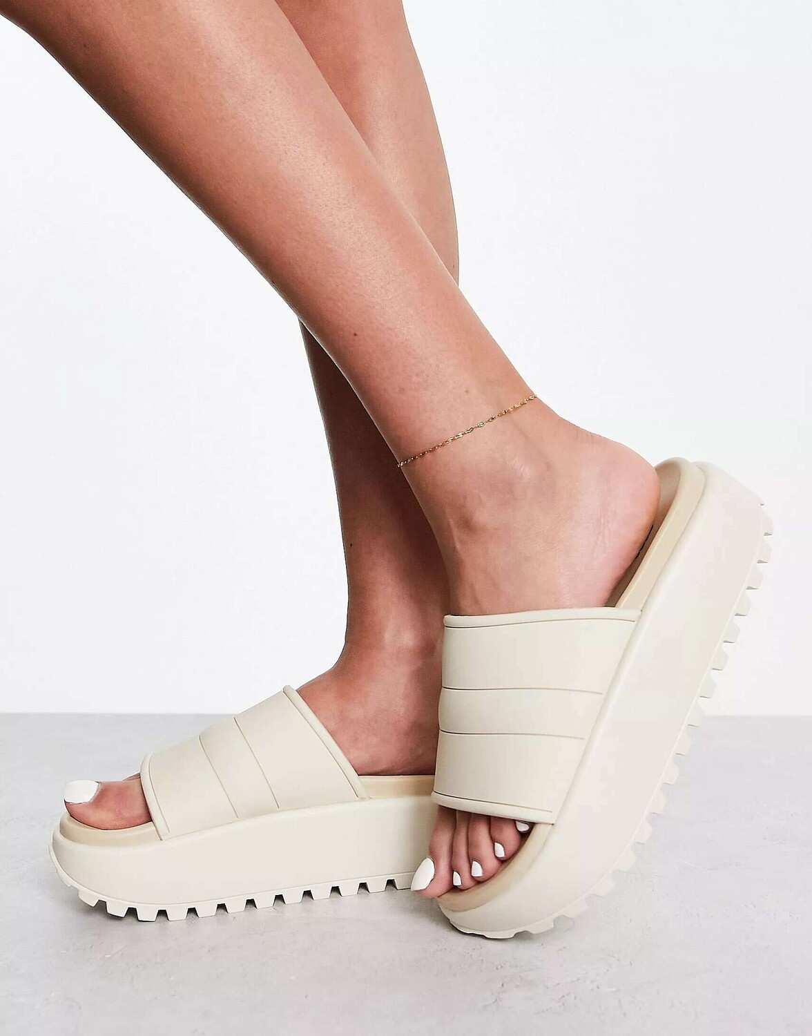 

ASOS Flame, трехсекционные шлепанцы нейтрального цвета