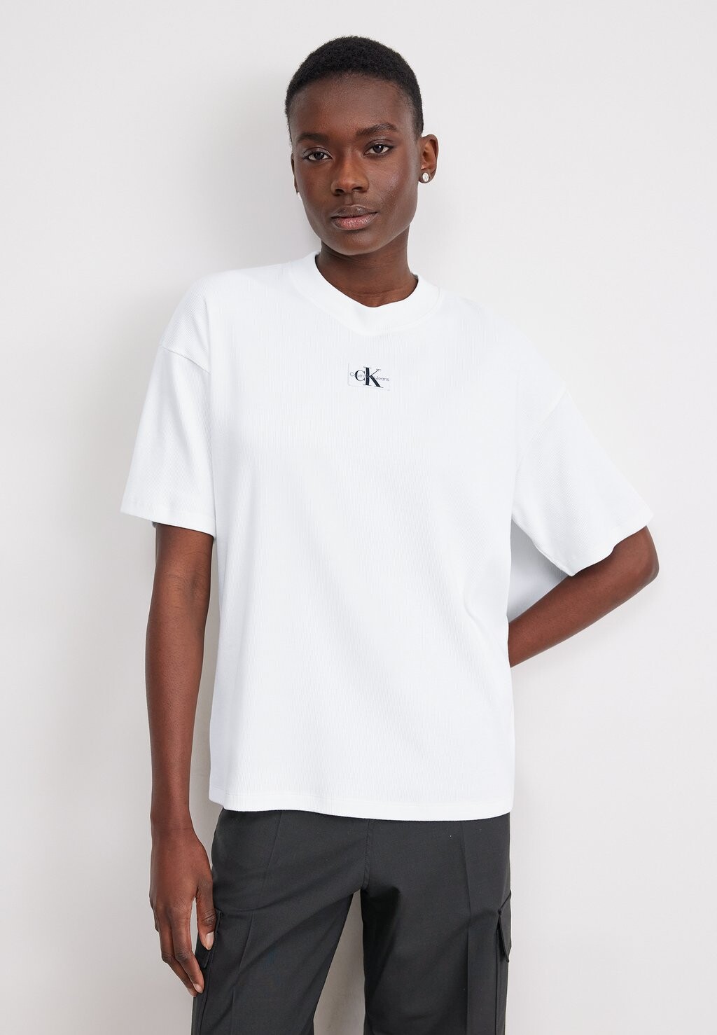

Футболка с принтом Label Boyfriend Tee Calvin Klein Jeans, цвет bright white