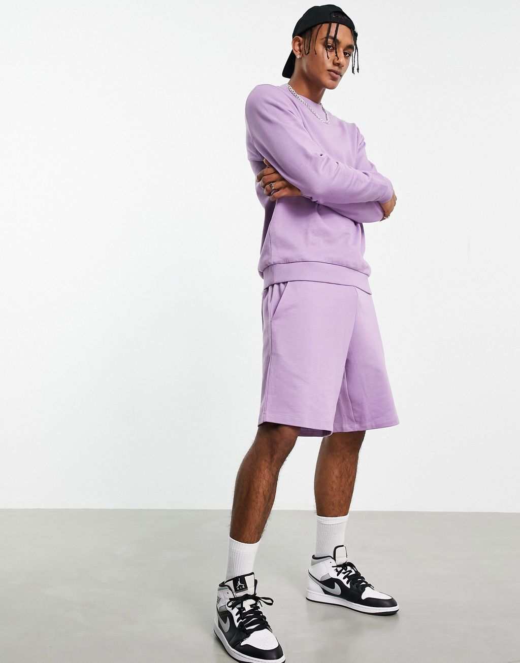 Фиолетовый спортивный костюм со свитшотом и шортами оверсайз ASOS DESIGN пижама со свитшотом