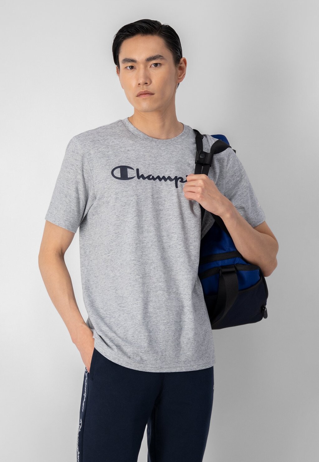 

Футболка с принтом Champion, серый