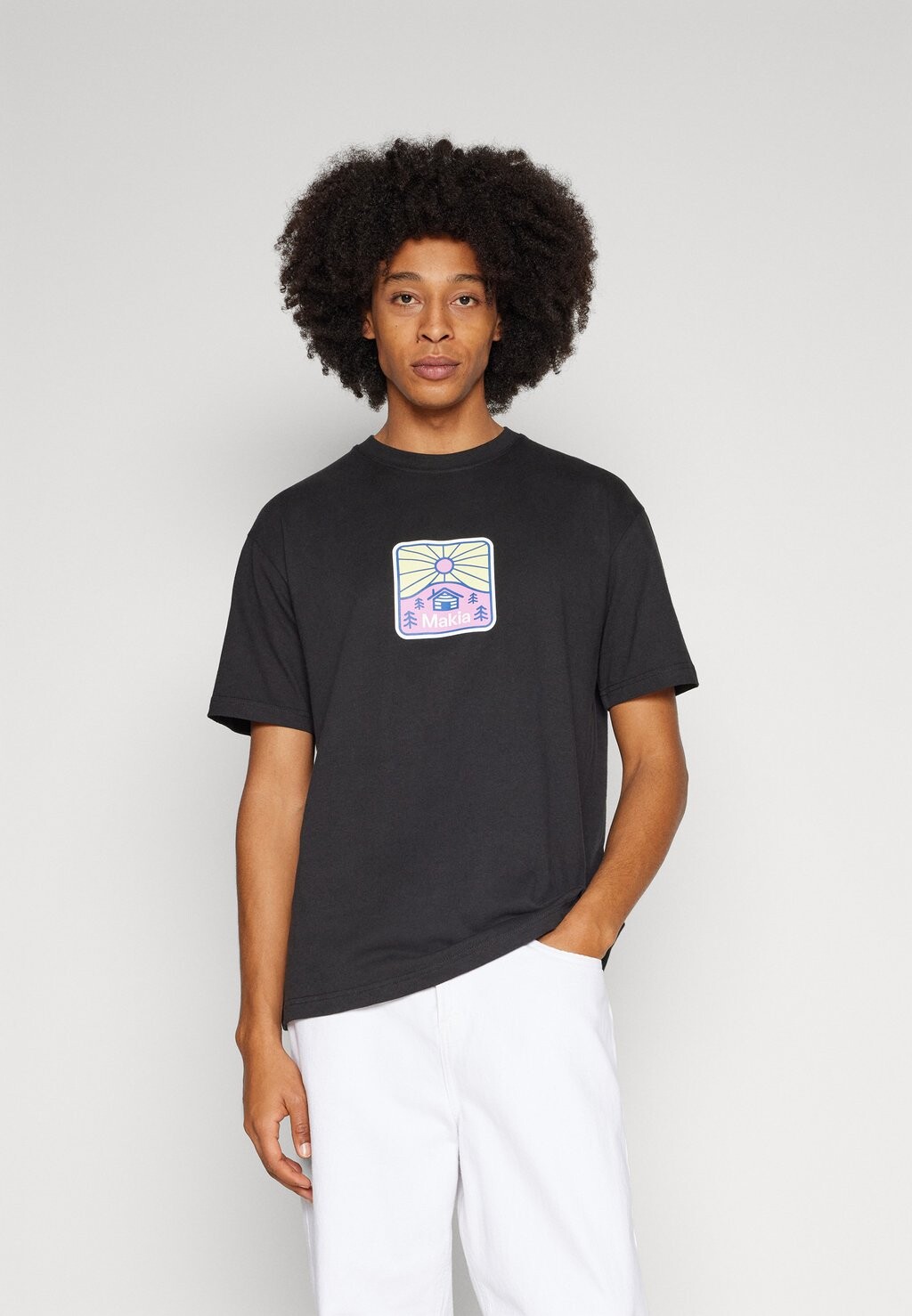 

Футболка с принтом Shelter Unisex Makia, черный