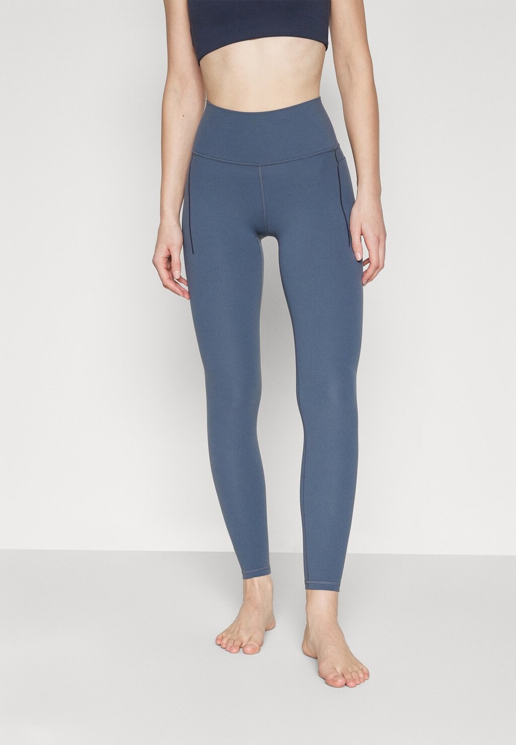 

Леггинсы TRANSCEND STASH Athleta, цвет granite blue