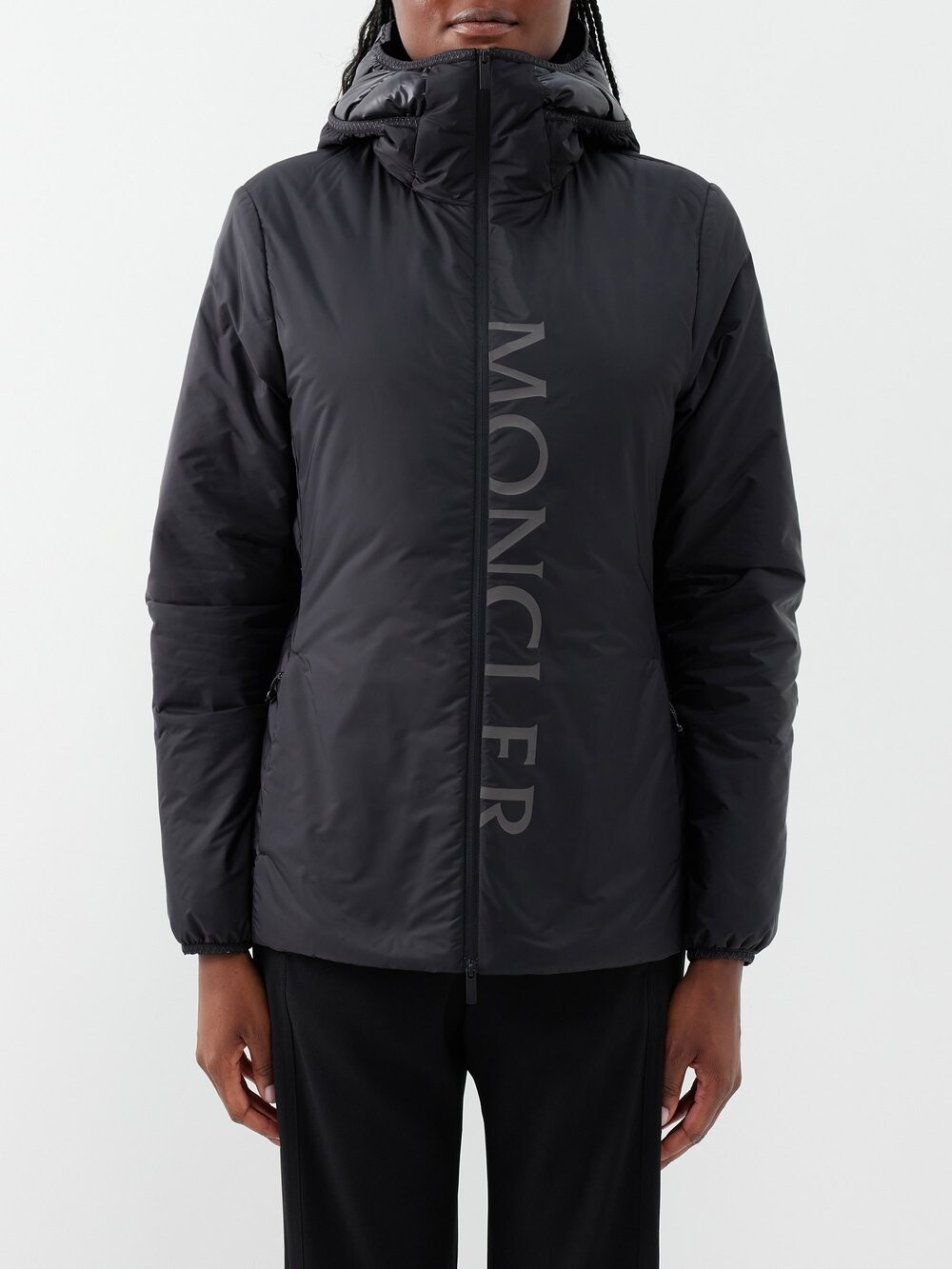 

Пуховик sepik со стегаными вставками и капюшоном Moncler, черный