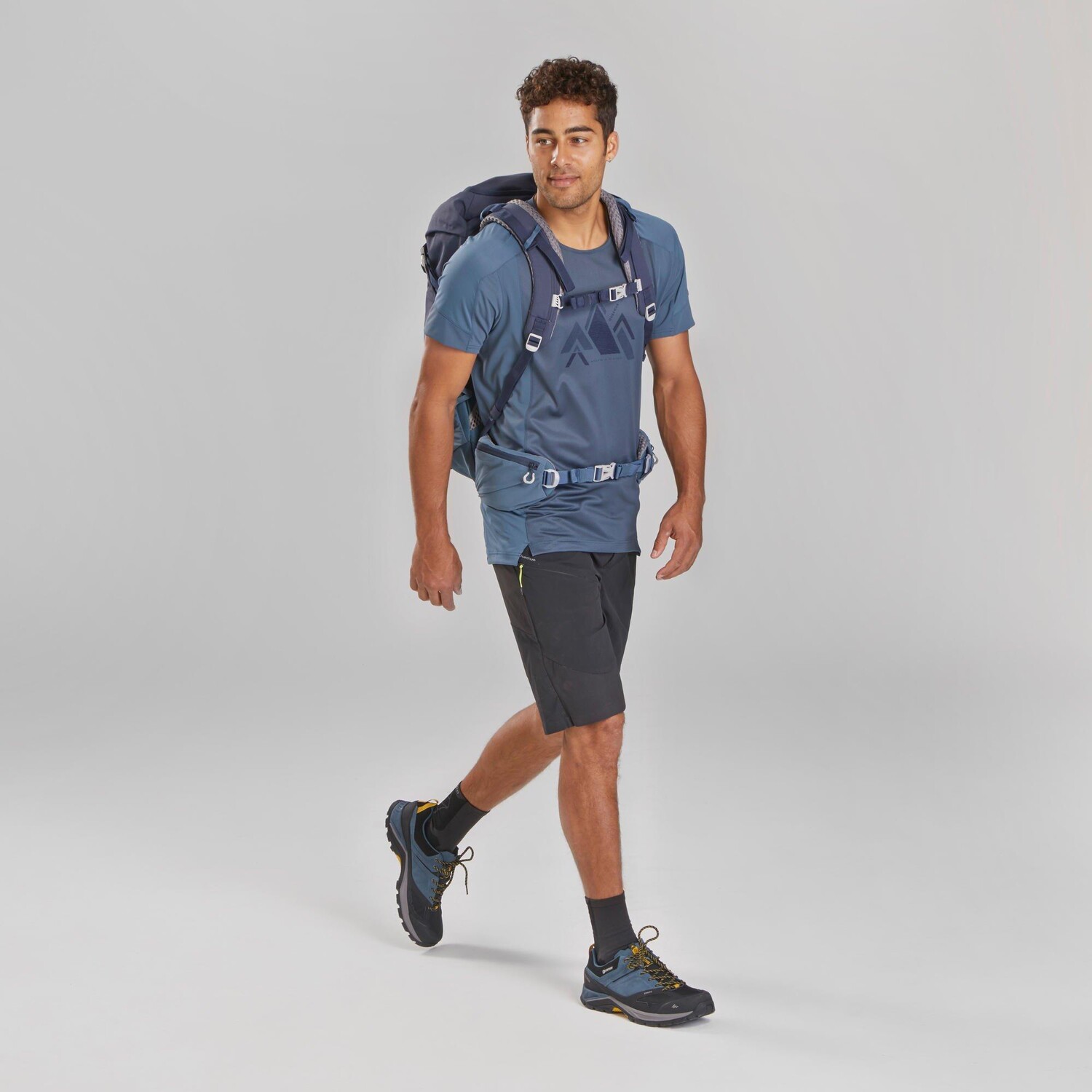 

Синтетическая футболка с короткими рукавами Decathlon Hiking Mh500 Quechua, зеленый