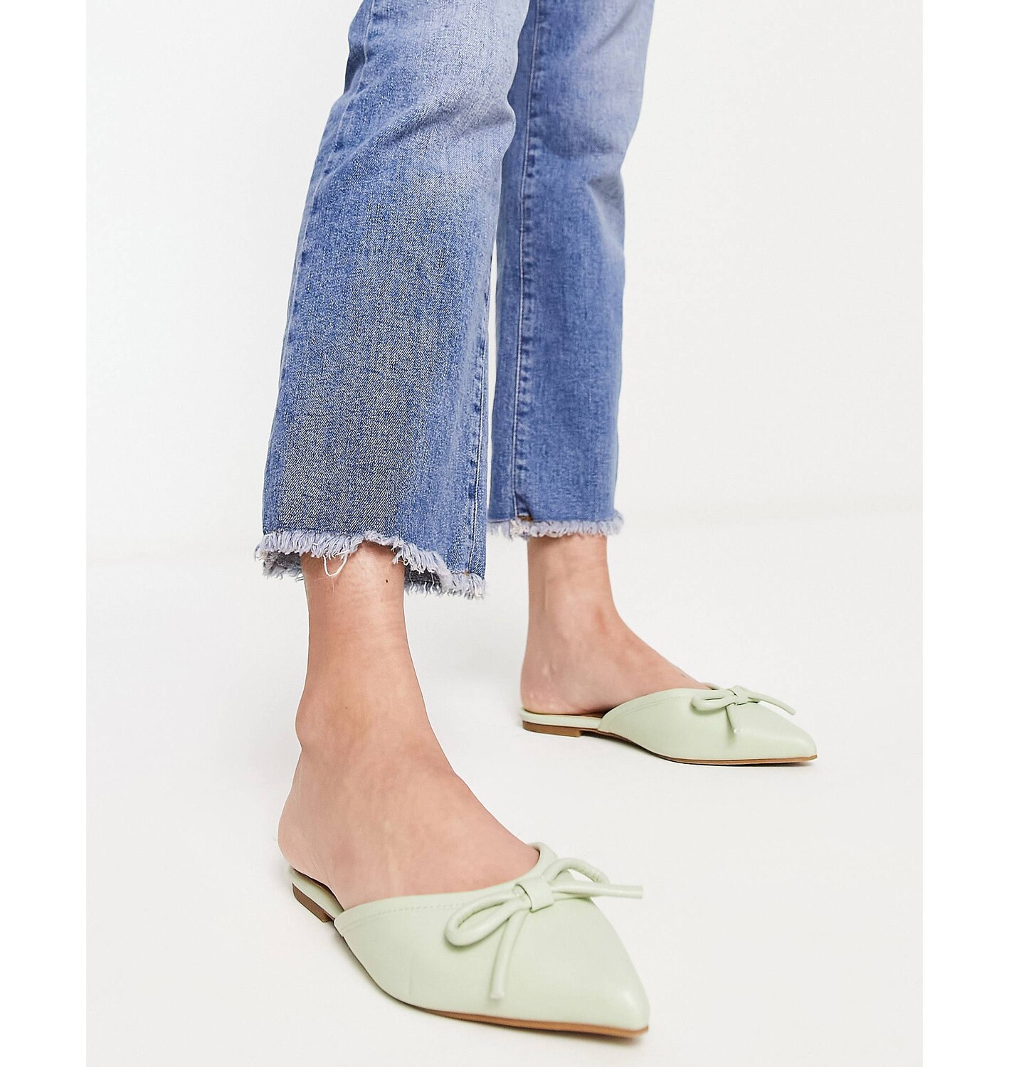 

Зеленые балетки с остроконечным бантом ASOS DESIGN London