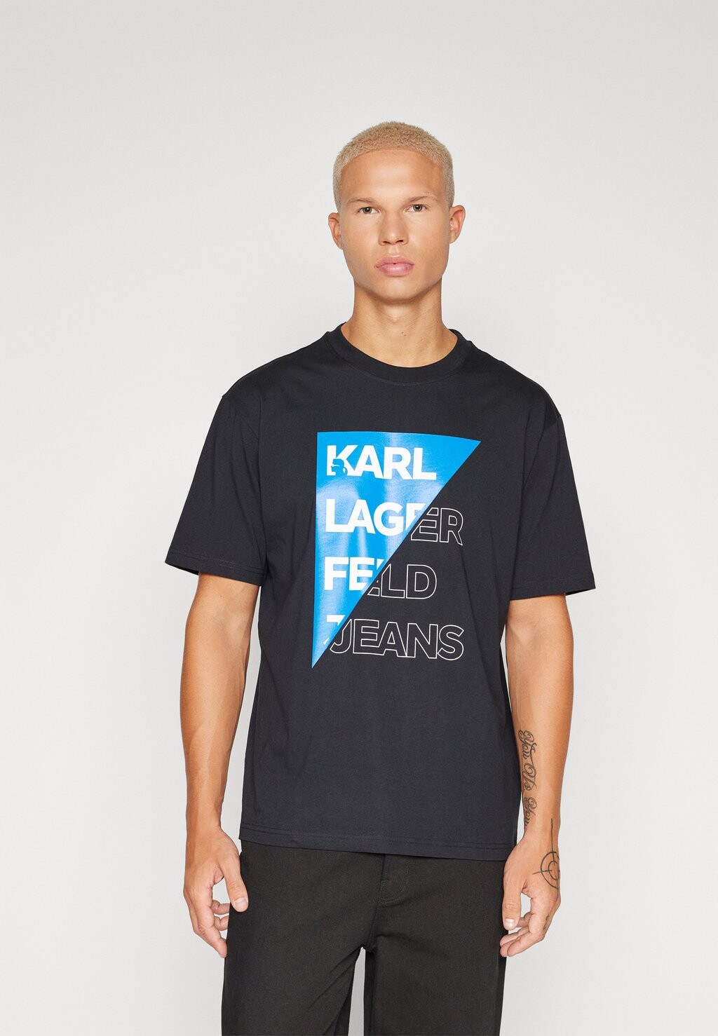 

Футболка с принтом ФУТБОЛКА RELAXED CUT LOGO TEE UNISEX Karl Lagerfeld, черная
