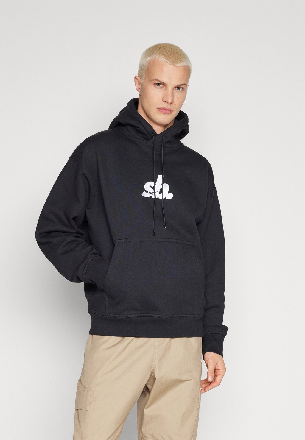 

Толстовка Essential Nike, цвет black/white