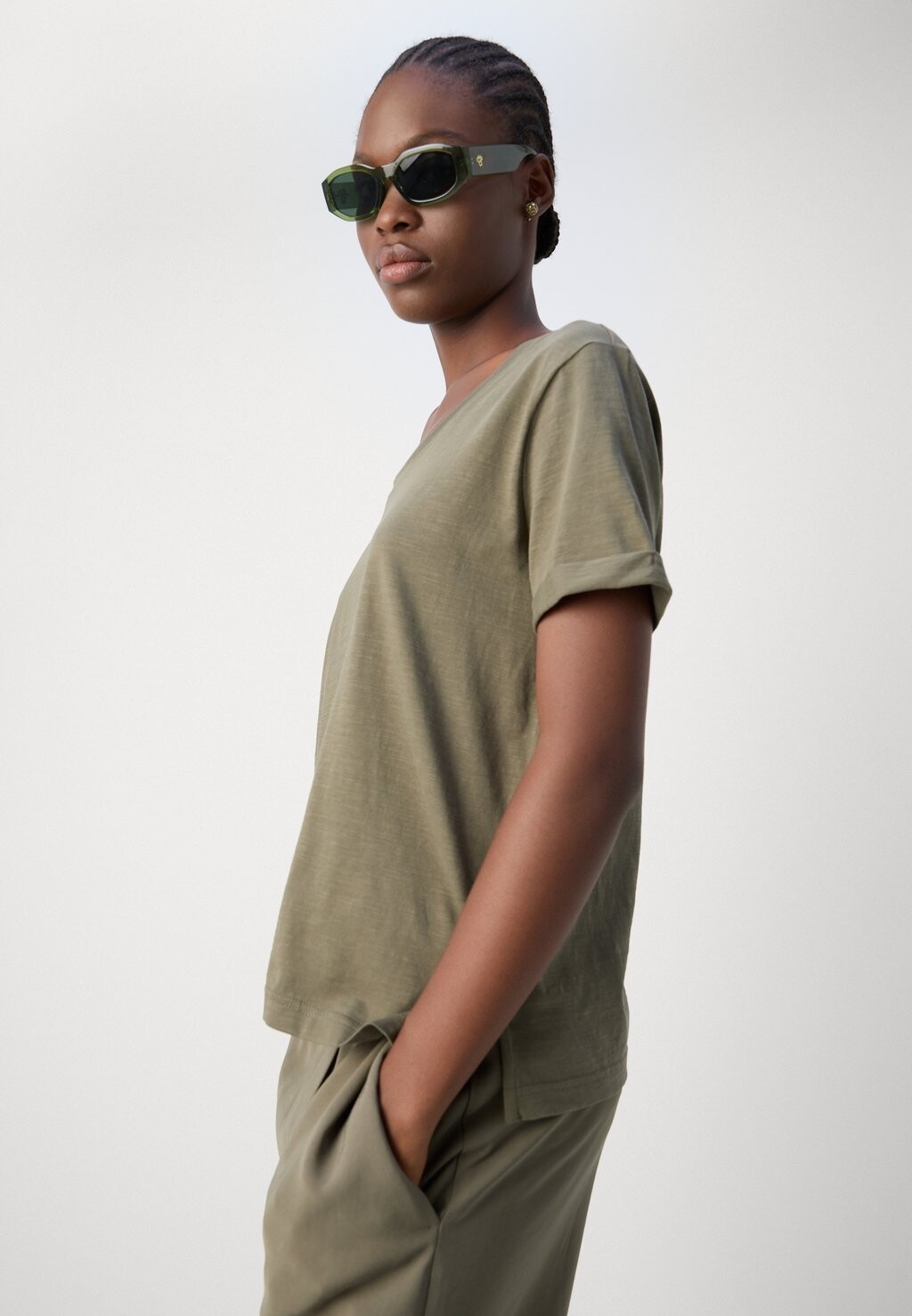 

Базовая футболка TEE Esprit, хаки