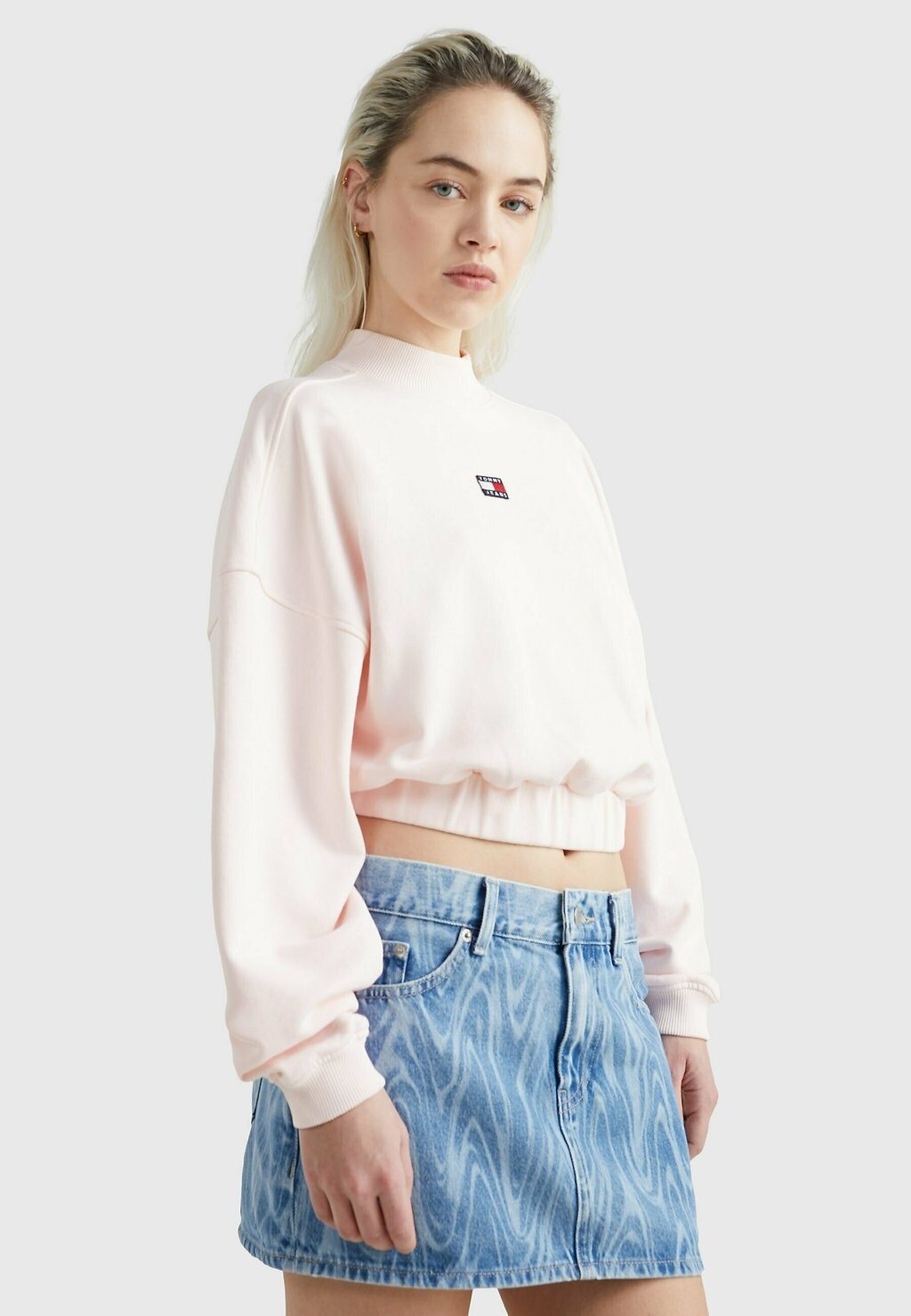 

Толстовка Tommy Jeans