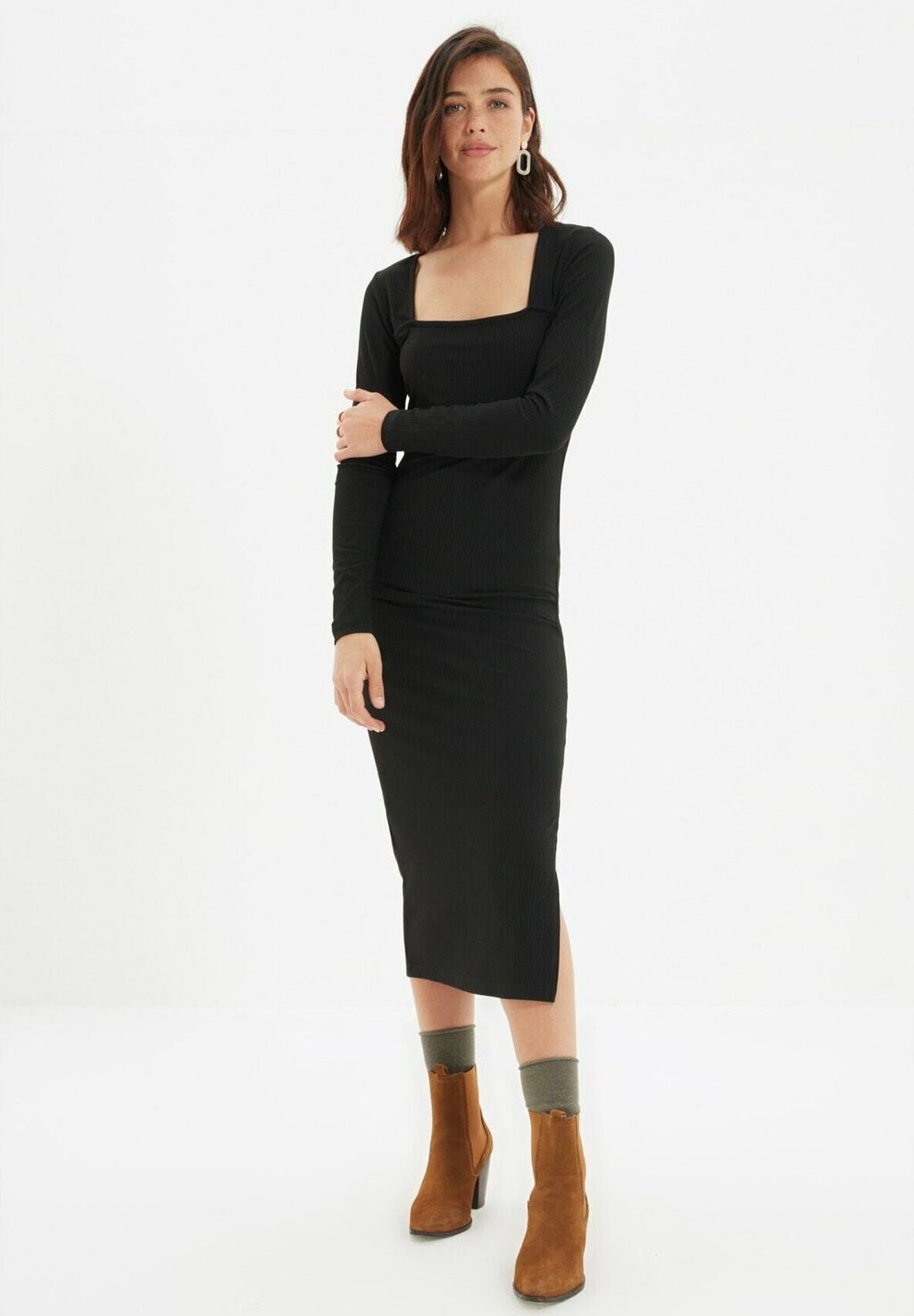 

Платье Trendyol, цвет black