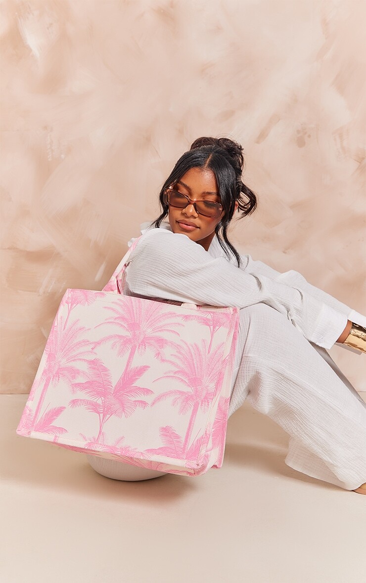 

PrettyLittleThing Розовая большая сумка из плотной ткани с принтом пальм Baby
