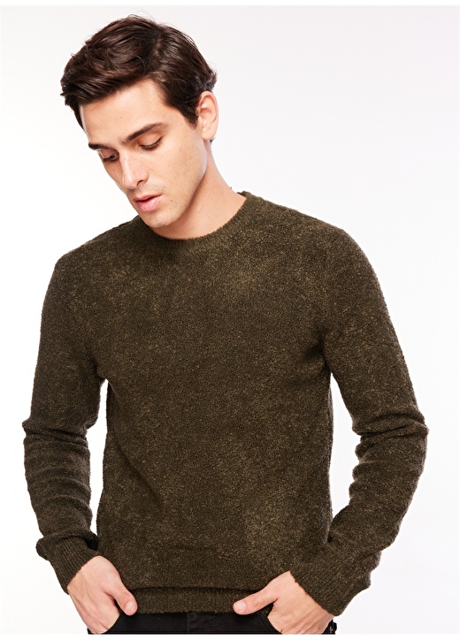 Базовый мужской свитер цвета хаки с круглым вырезом Fabrika