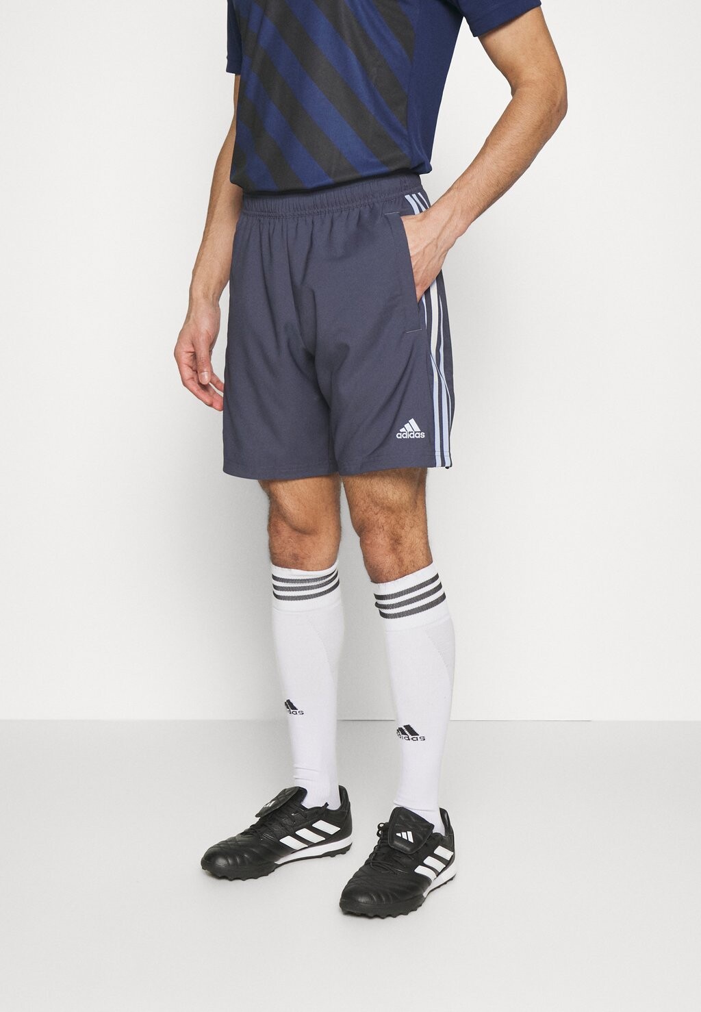 

Шорты Adidas