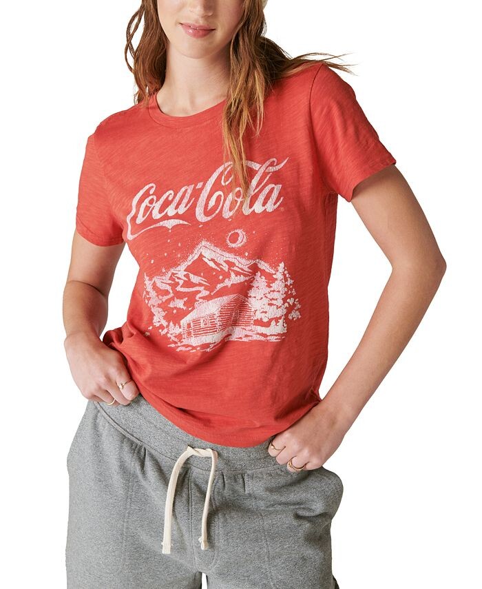 

Женская хлопковая футболка с рисунком Coca-Cola Cabin Lucky Brand, красный