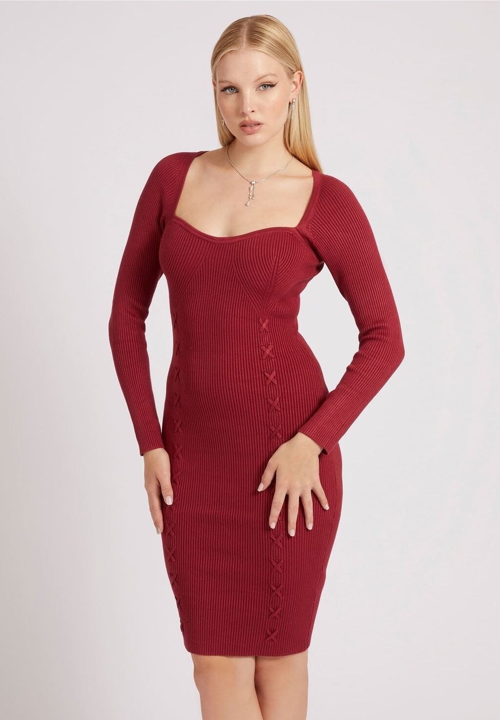 

Вязаное платье Guess, красный