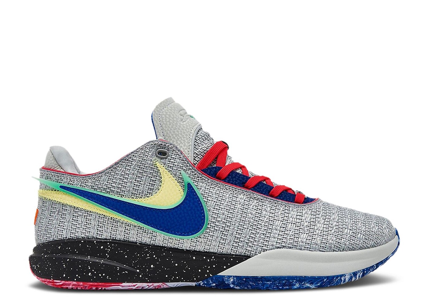 

Кроссовки Nike Lebron 20 'Nike Lifer', серый