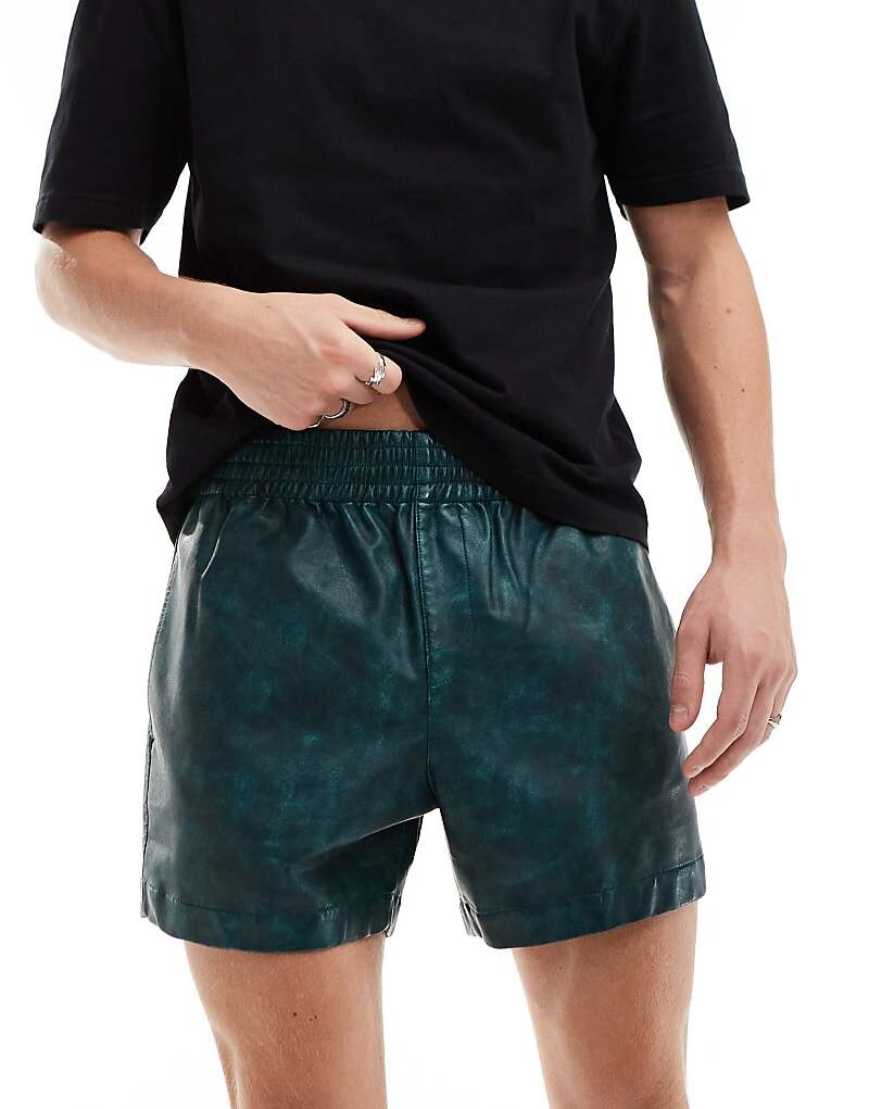 

ASOS DESIGN – зеленые приталенные шорты из стираной искусственной кожи