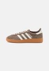 

Кроссовки HANDBALL SPEZIAL adidas, коричневый