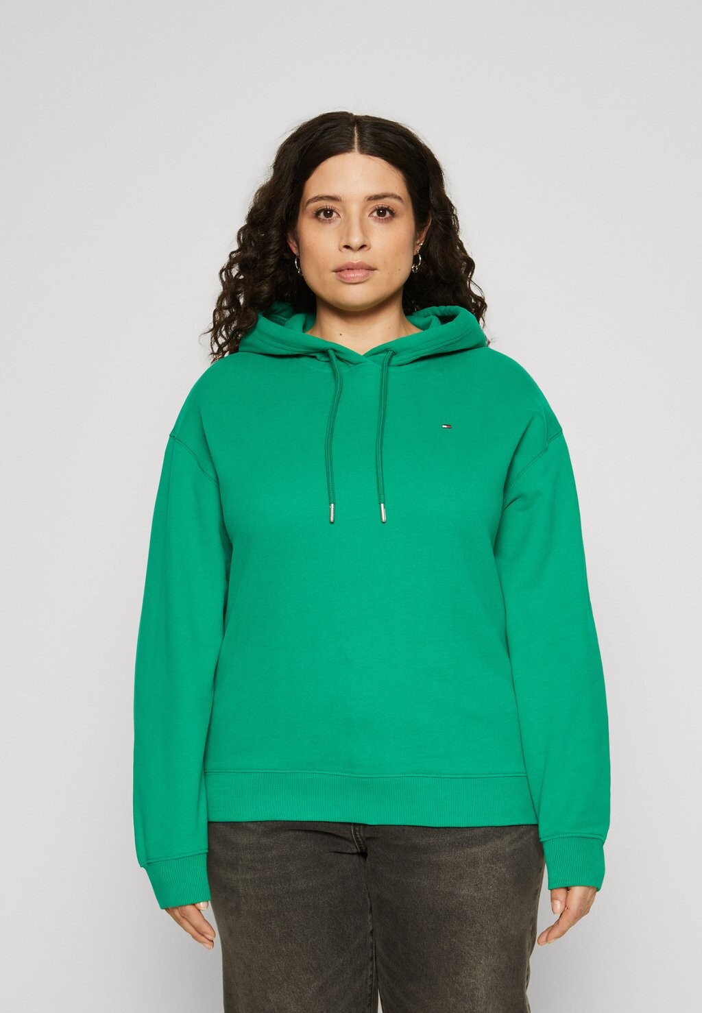 

Толстовка с капюшоном с флагом на груди Tommy Hilfiger Curve, зеленый