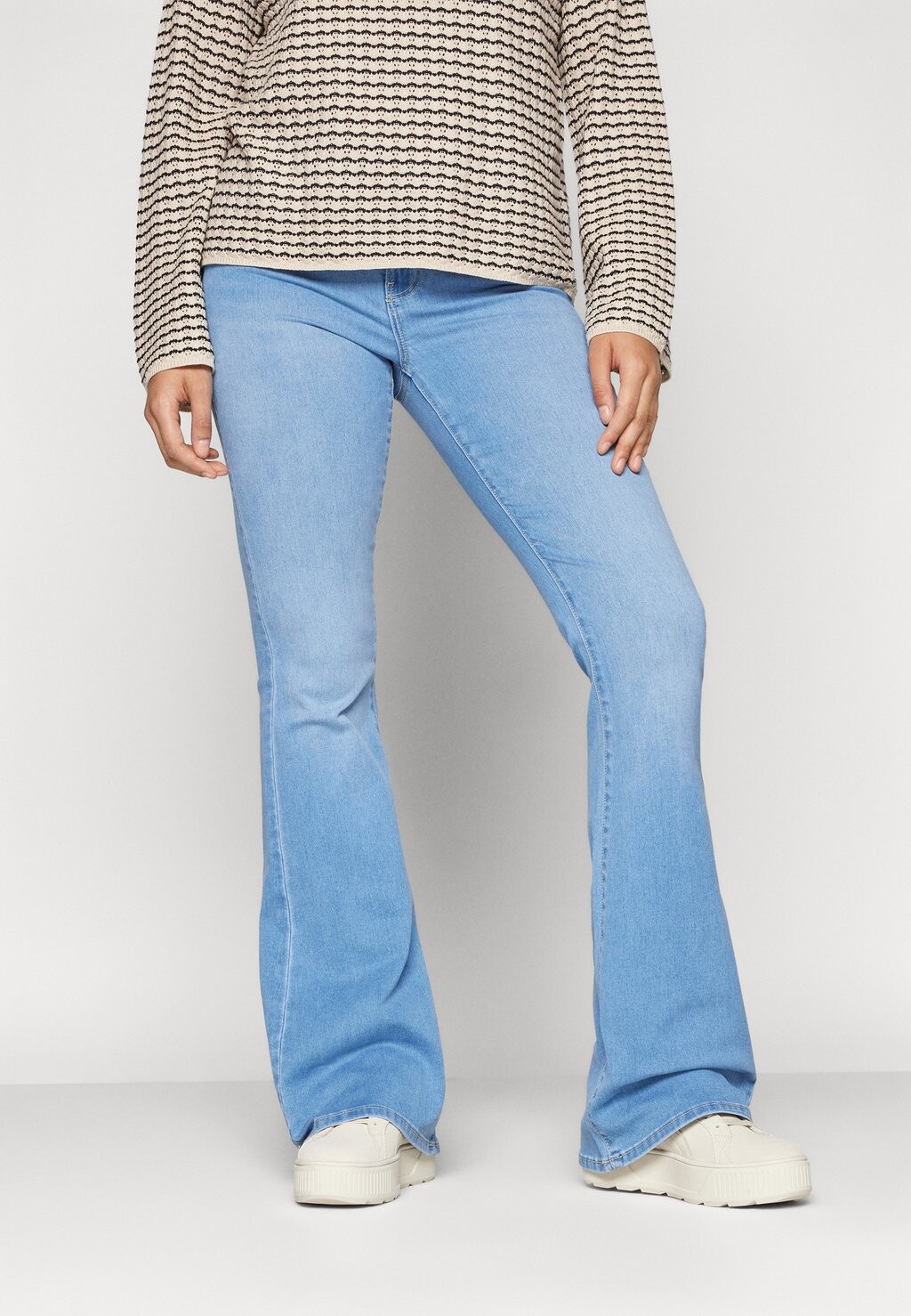 

Джинсы-клеш ONLREESE RETRO ONLY, цвет light blue denim