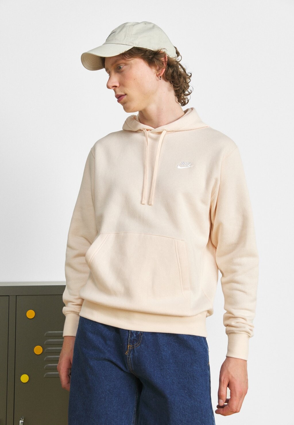 

Толстовка CLUB HOODIE Nike, гуава лед/белый