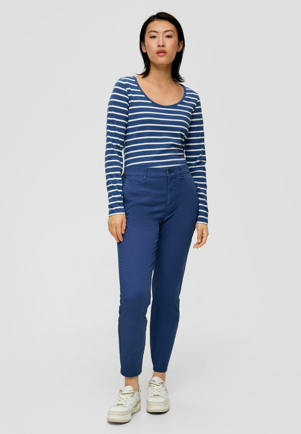 

Chino РУЧКА-СИГАРЕТА TAPERED LEG s.Oliver, royalblau
