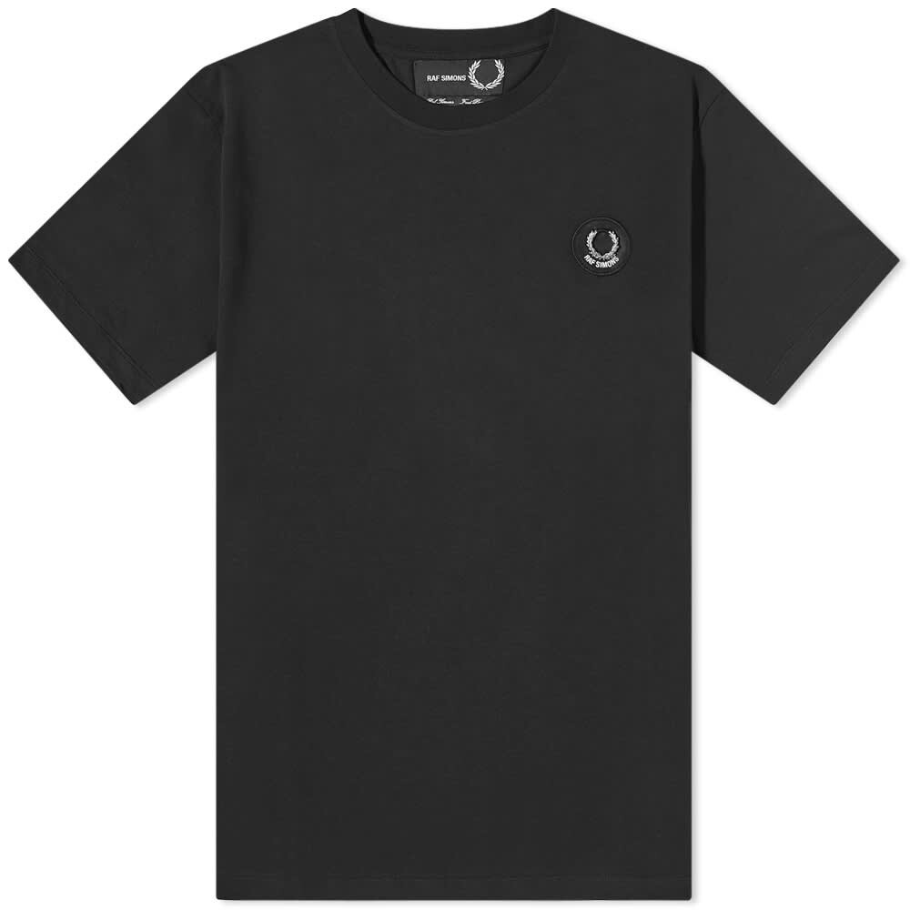 

Футболка Fred Perry x Raf Simons Wreath Tee