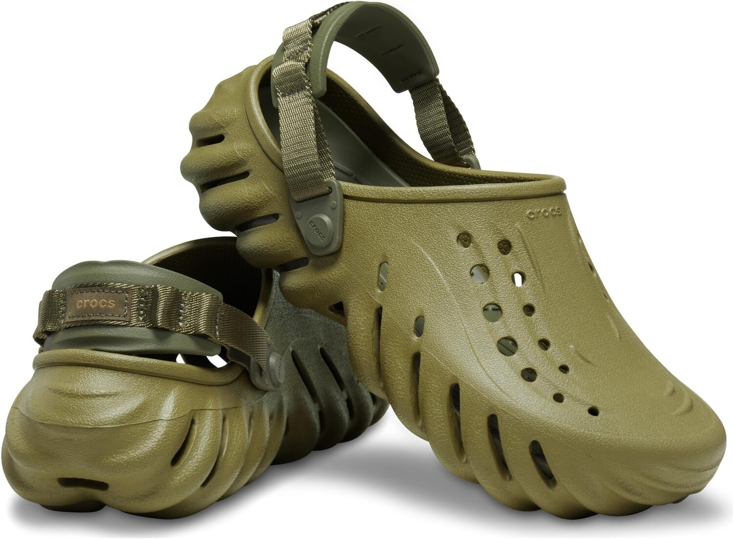 

Сабо Crocs Echo Clog, цвет Aloe