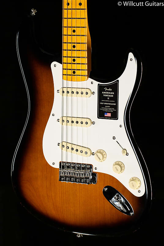 

Fender American Vintage II 1957 Stratocaster Maple Fingerboard 2-Color Sunburst (043) Fender American II Stratocaster Maple Fingerboard (043)