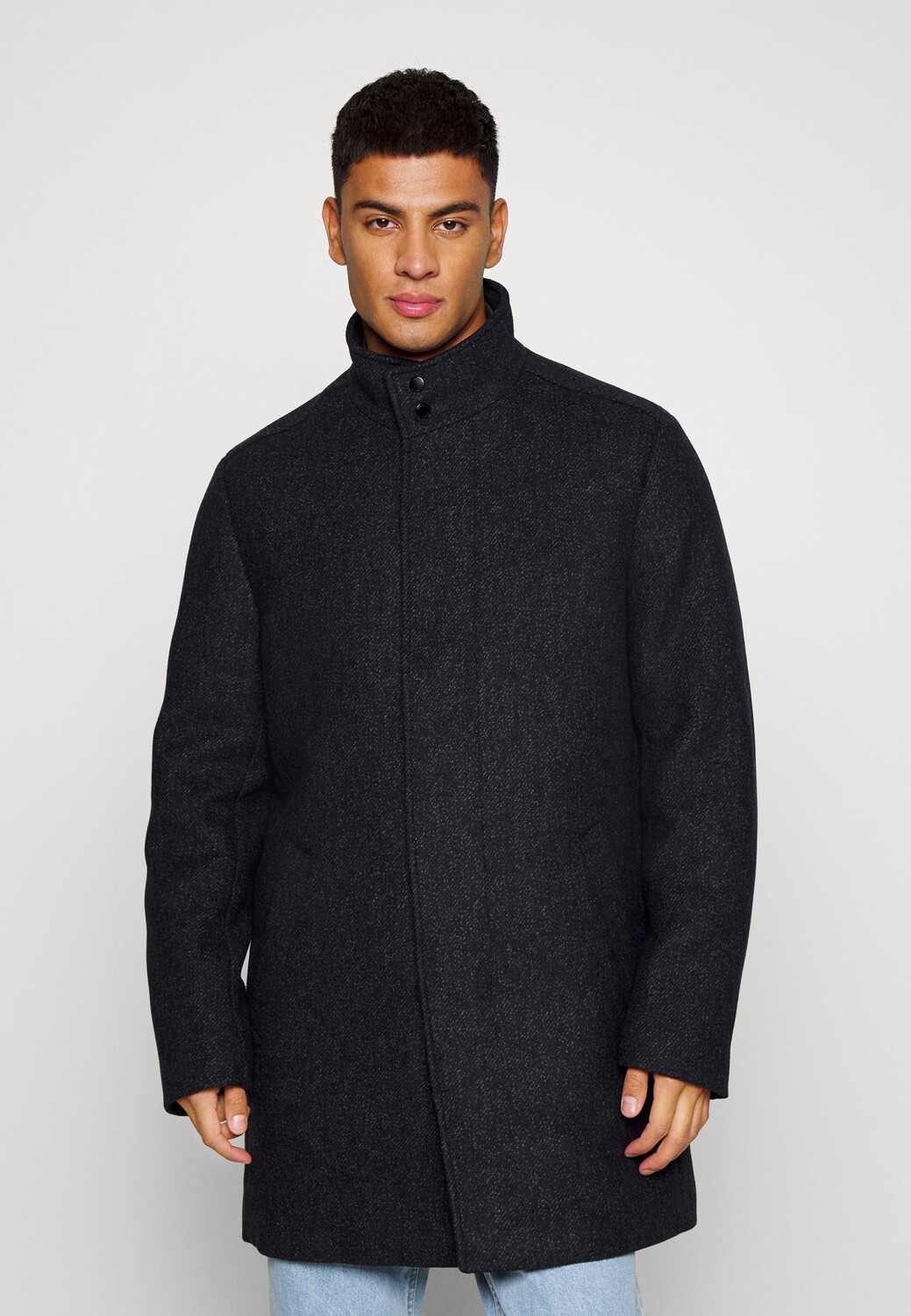 

Пальто короткое Esprit, синий