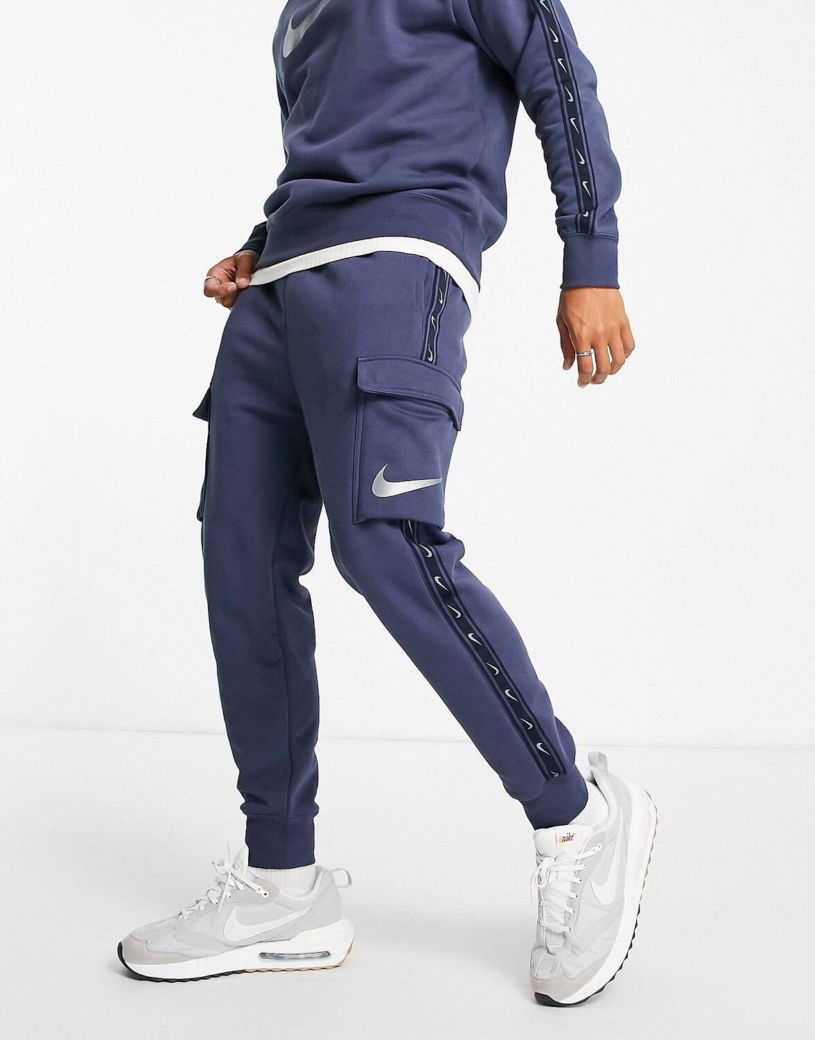 

Голубые джоггеры карго Nike Repeat Pack
