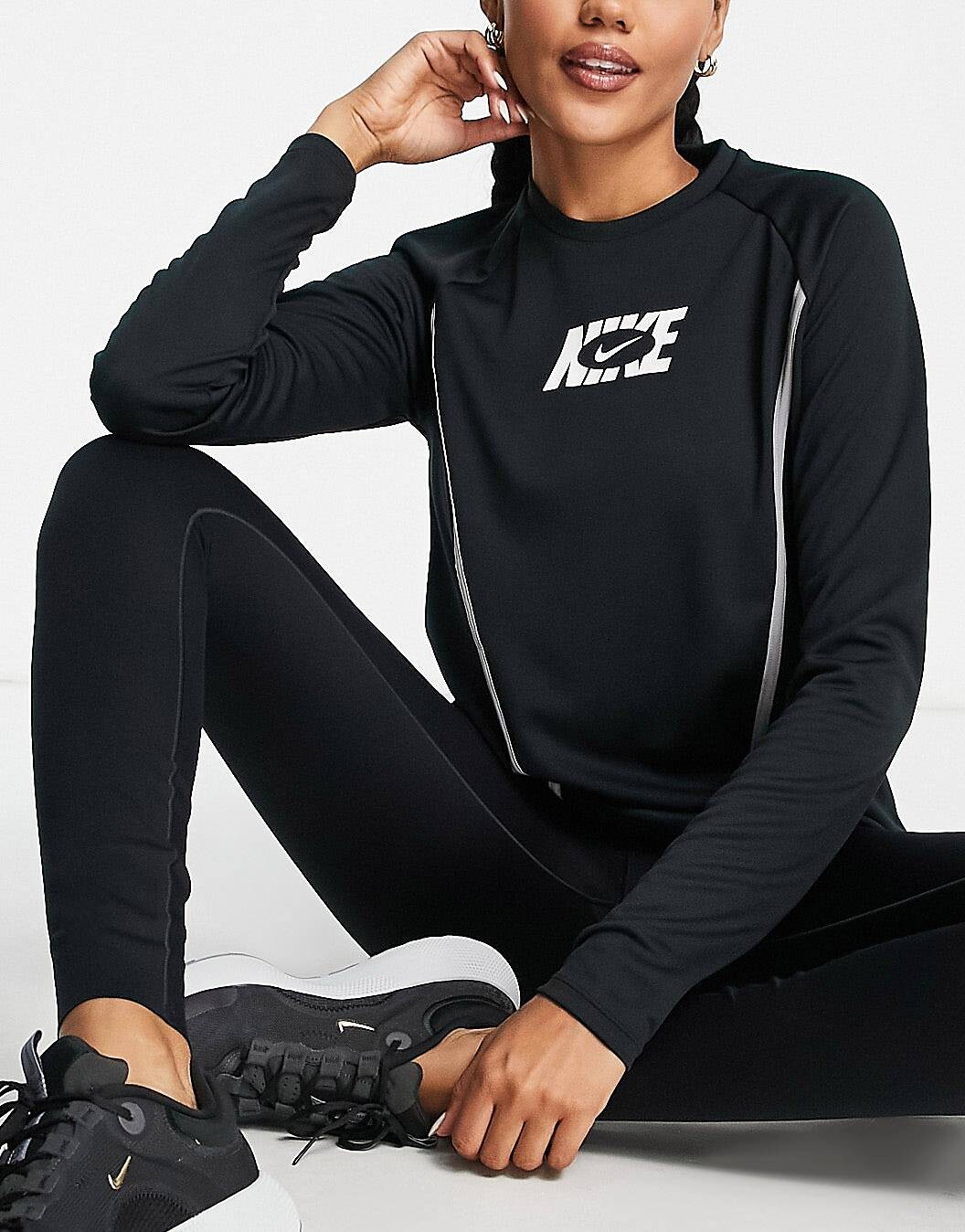 

Черный топ с длинными рукавами Nike Running Icon Clash Pacer