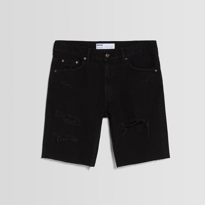 

Джинсовые шорты Bershka Slim Fit Ripped Bermuda, черный