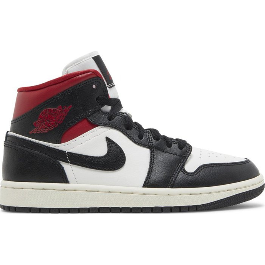 Кроссовки Nike Air Jordan Wmns 1 Mid 'Black Sail Gym Red', белый/черный/красный кроссовки jordan wmns air 1 mid dark concord new emerald black white