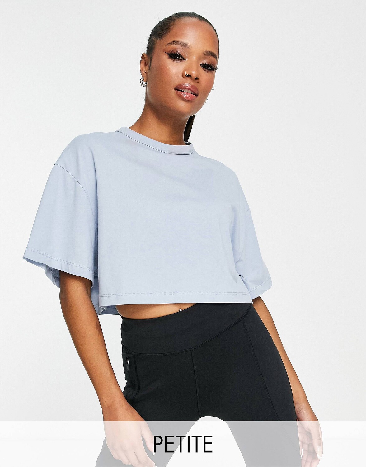 

Светло-голубая укороченная футболка ASOS 4505 Petite