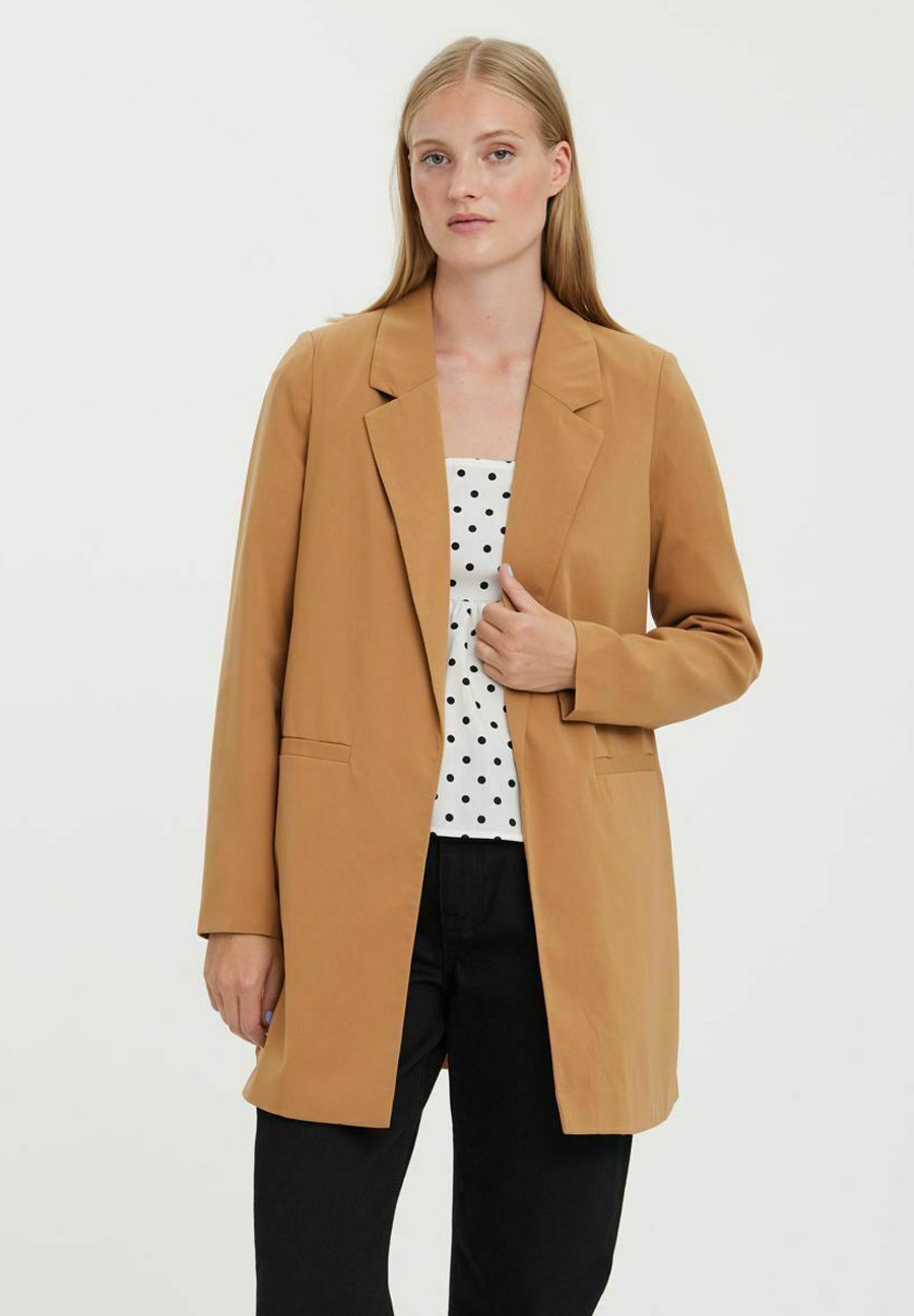 Пальто короткое Vero Moda без застежек, коричневый пальто короткое vero moda curve с узором коричневый