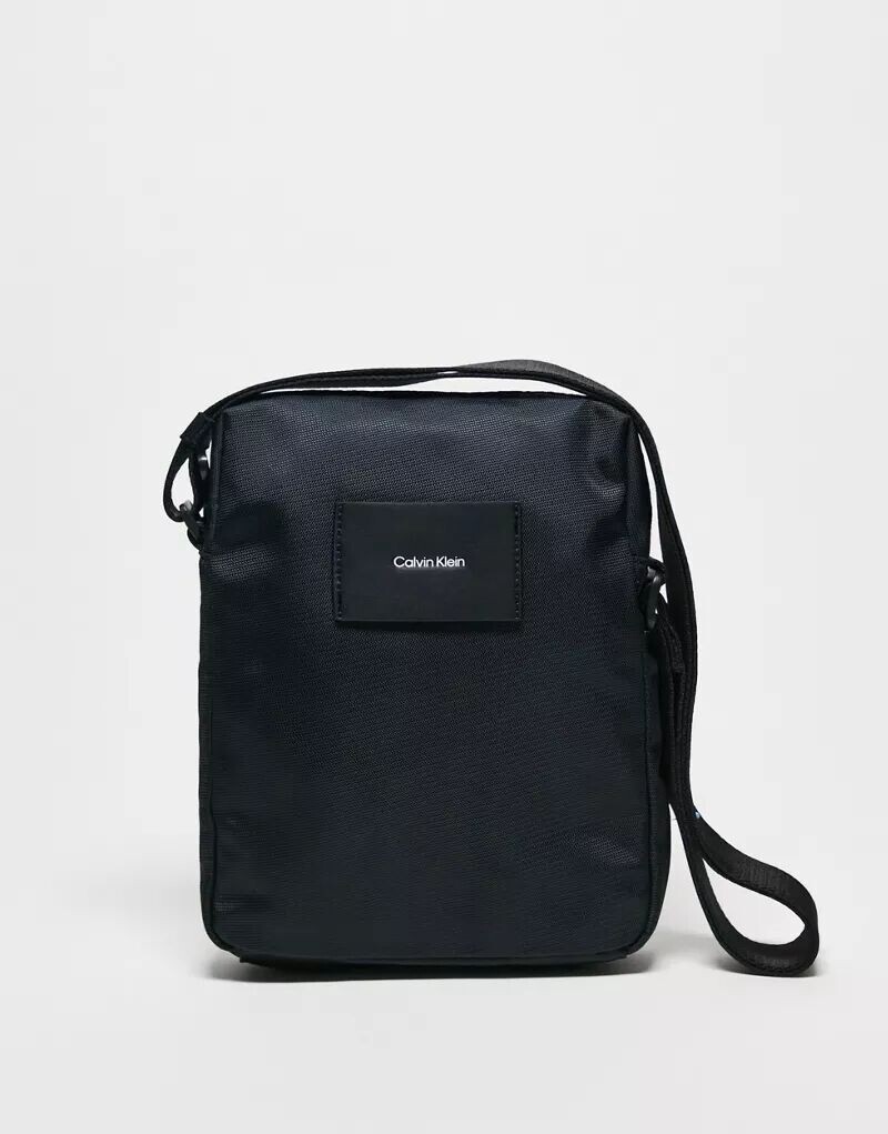 

Черная репортерская сумка Calvin Klein