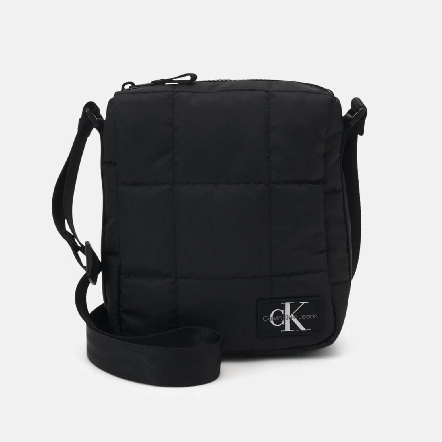 Сумка Calvin Klein Jeans Puffer, черный сумка с ручками calvin klein jeans k60k608228 черный размер б р