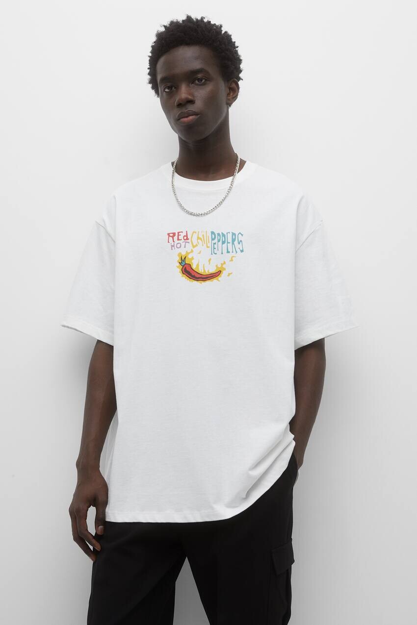

Белая футболка Red Hot Chili Peppers Pull&Bear, кремовый